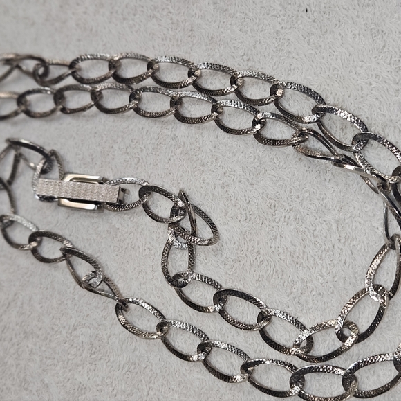 GUCCI AUTHENTIC WOMEN'S VINTAGE SILVER LINK BELT. LOGO ON CLASP. 📸 - Picture 5 of 12